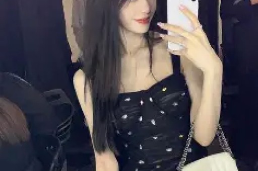 女主浮出水面！马克龙被爱妻“掌掴”线岁身姿饱满
